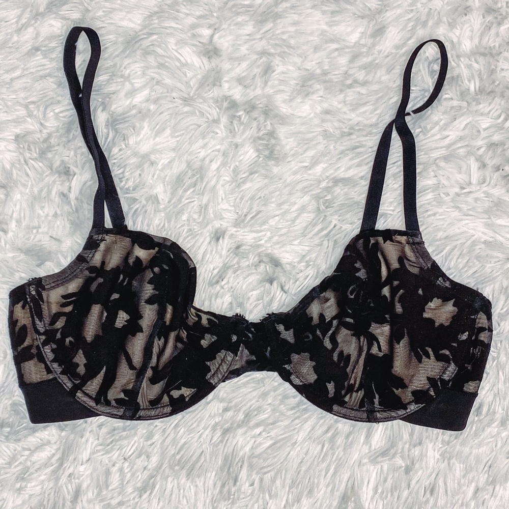 Black Natori unlined Bra